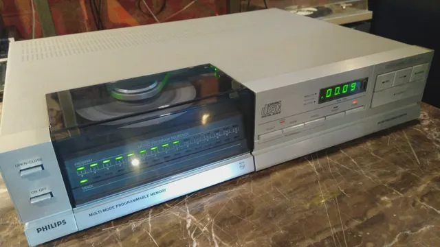 PHILIPS CD 303