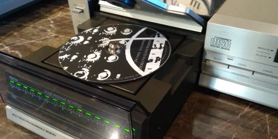PHILIPS CD 303