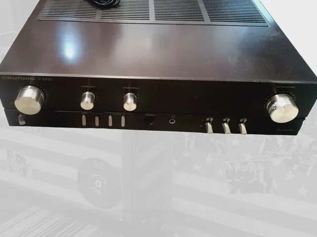 Grundig V 1000