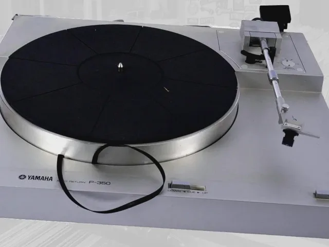 YAMAHA P-350
