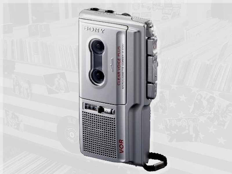 Sony_m-670v_-0